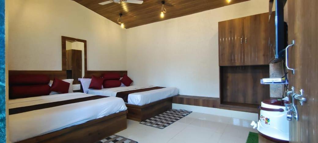 Hotel Payal & Restaurent Pachmarhī エクステリア 写真