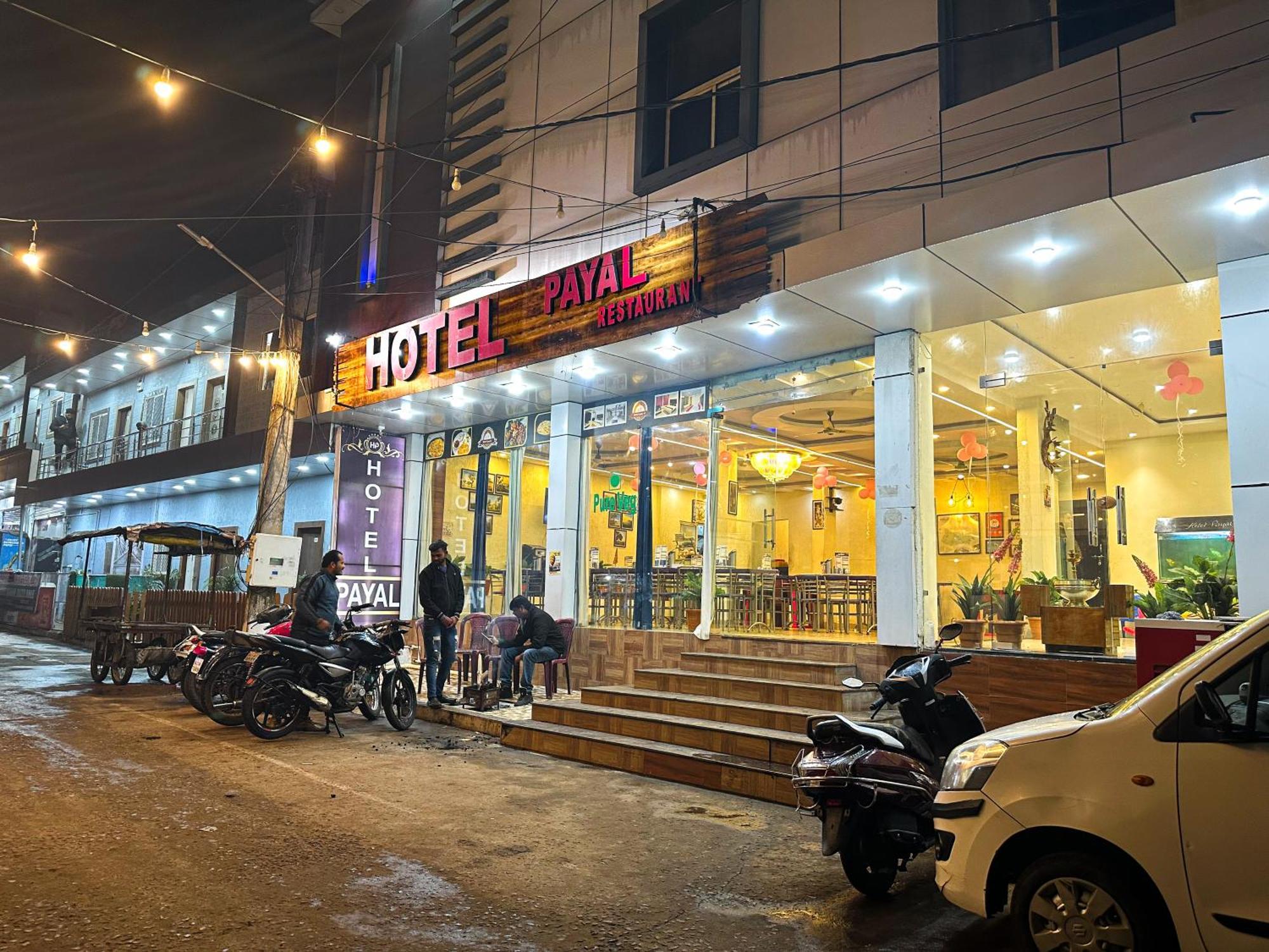 Hotel Payal & Restaurent Pachmarhī エクステリア 写真