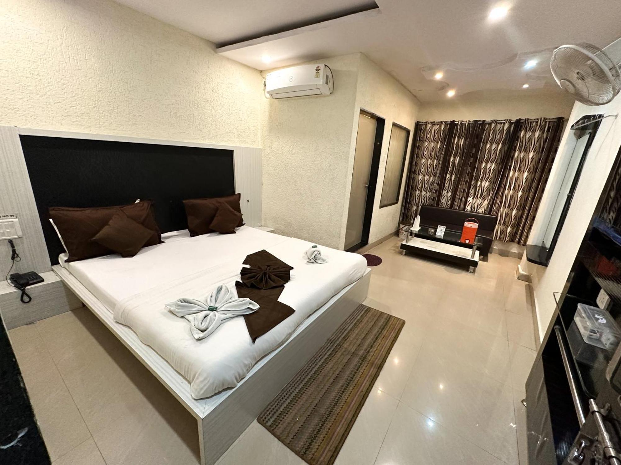 Hotel Payal & Restaurent Pachmarhī エクステリア 写真